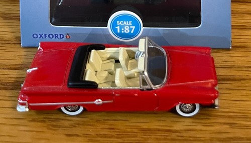 Oxford Diecast Finely Detailed Red 1961 Chrysler Convertible HO Scale 87CC61001 - Picture 3 of 5