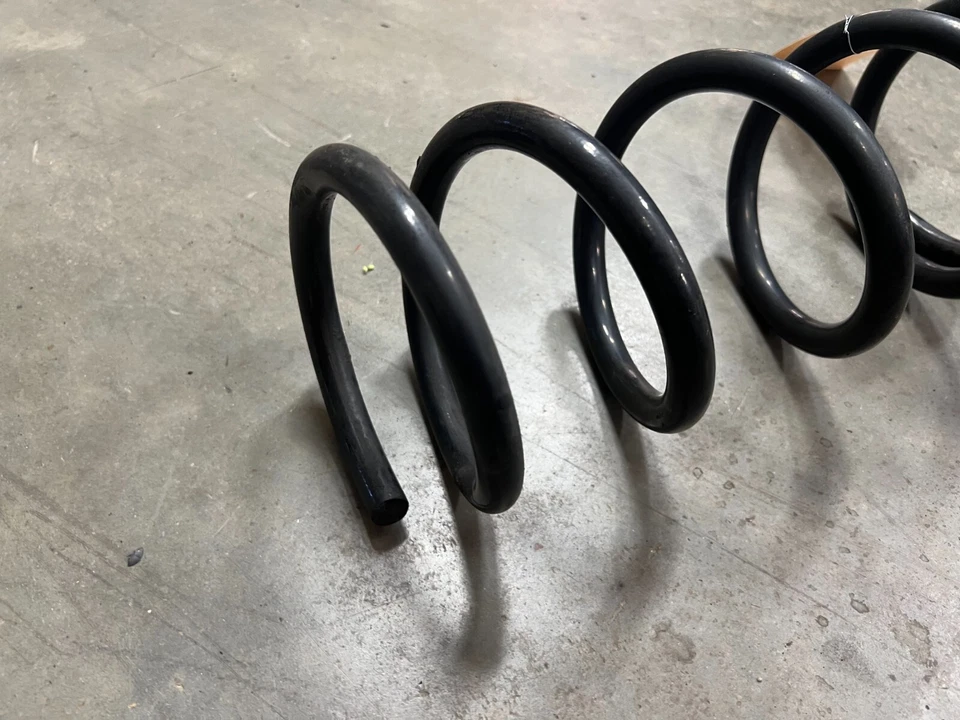 Nissan 350z 2003 2004 2005 bobina de resorte trasero derecho pasajero OEM #0794 Foto 2 de 4