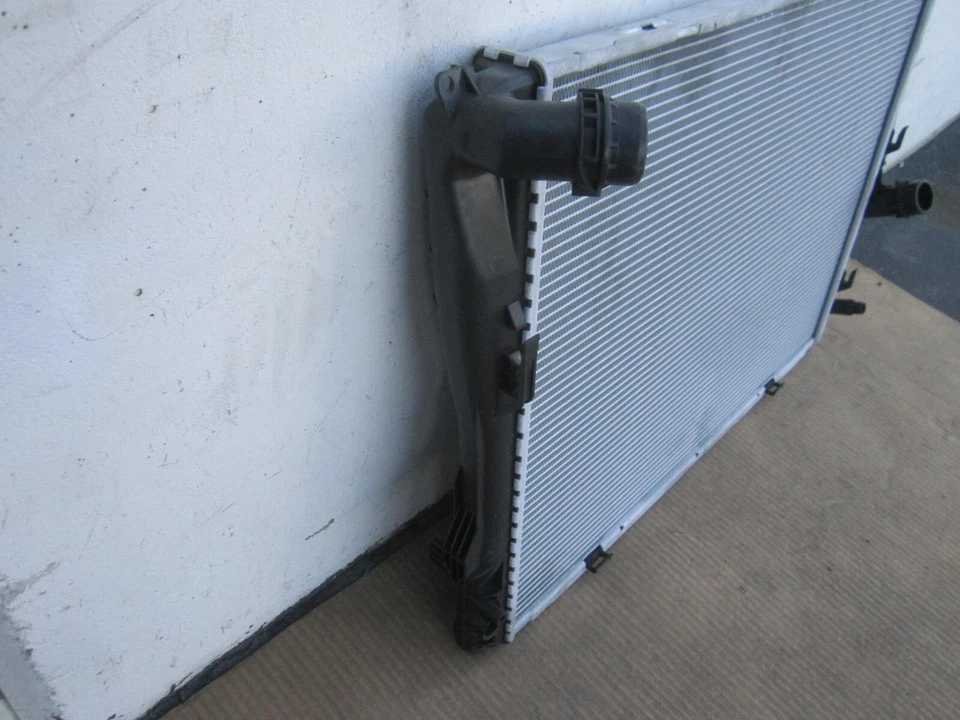 Os301317 BMW M3 Nissens 2008 2009 2010 2011 2012 radiador OEM Foto 3 de 4