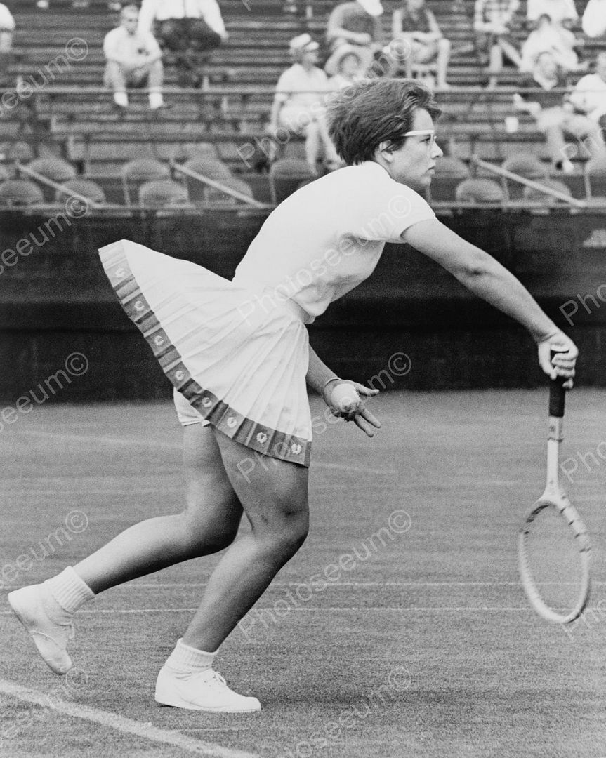 Former tennis player Billie Jean King (C) is joined by cast