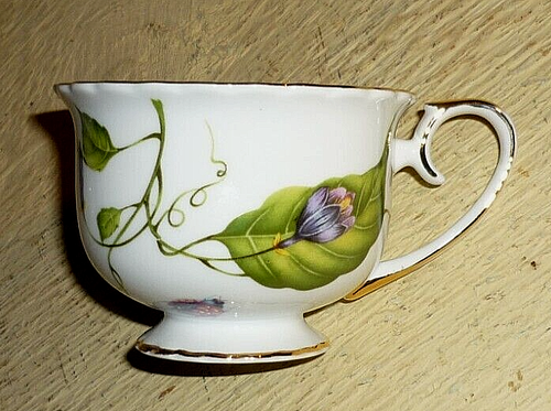 2 pc set of Leaf Shaped tray & teacup. ' JARDIN ' pattern GODINGER & Co. BEES & - Picture 6 of 11