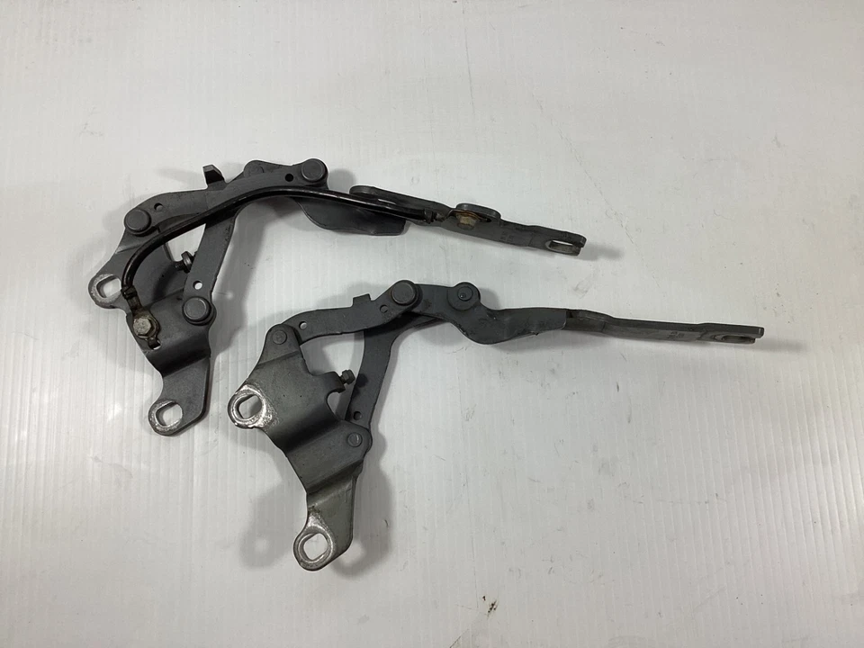 BMW 328I XDRIVE 2009-2013 capó delantero derecho e izquierdo tapa bisagra 7115263/7115264 OEM Foto 2 de 4