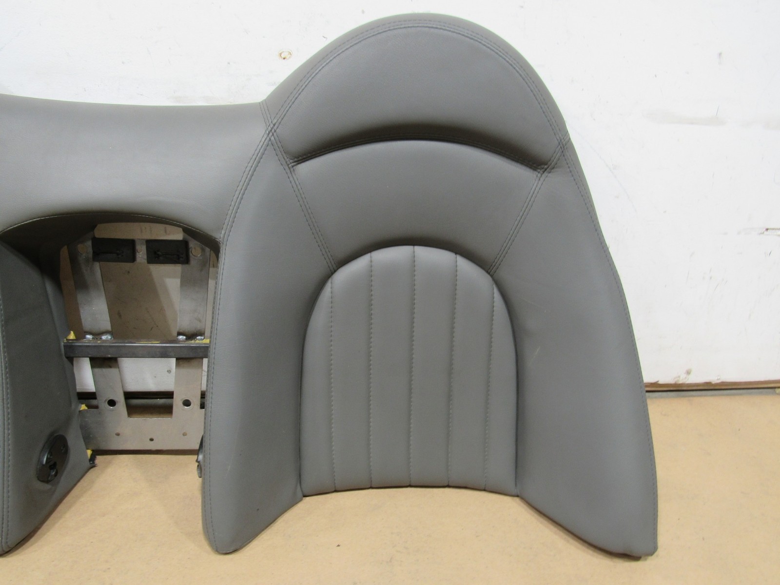 02-06 Maserati Coupe GT 2004 Rear Upper Top Seat Cushion Pad W/o Armrest |