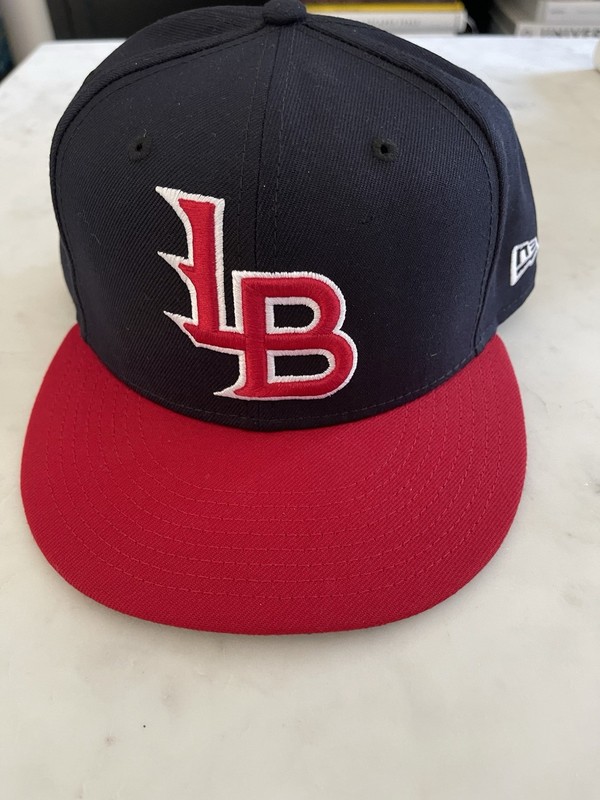 Louisville Bats Alternate On-Field Hat By New Era 5950, Size 7 1/2. 59.6 cm