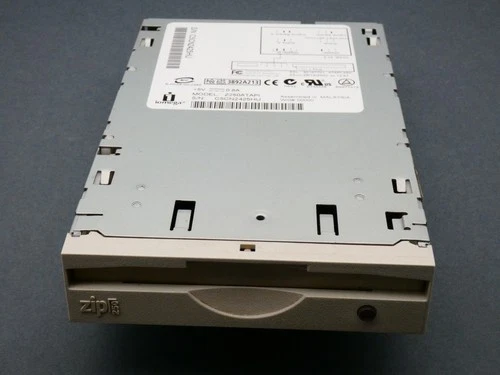 IOMEGA Zip Model Z250ATAPI 250MB IDE Internal Drive