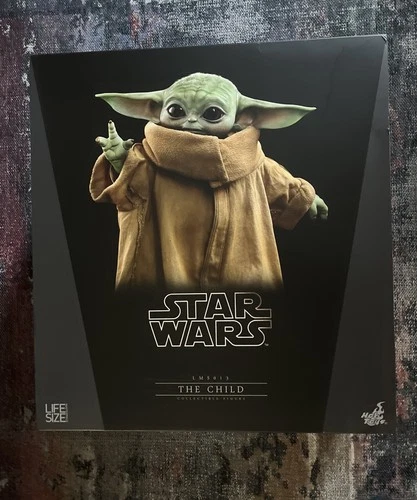 Hot Toys The Mandalorian - The Child Life Size Figure