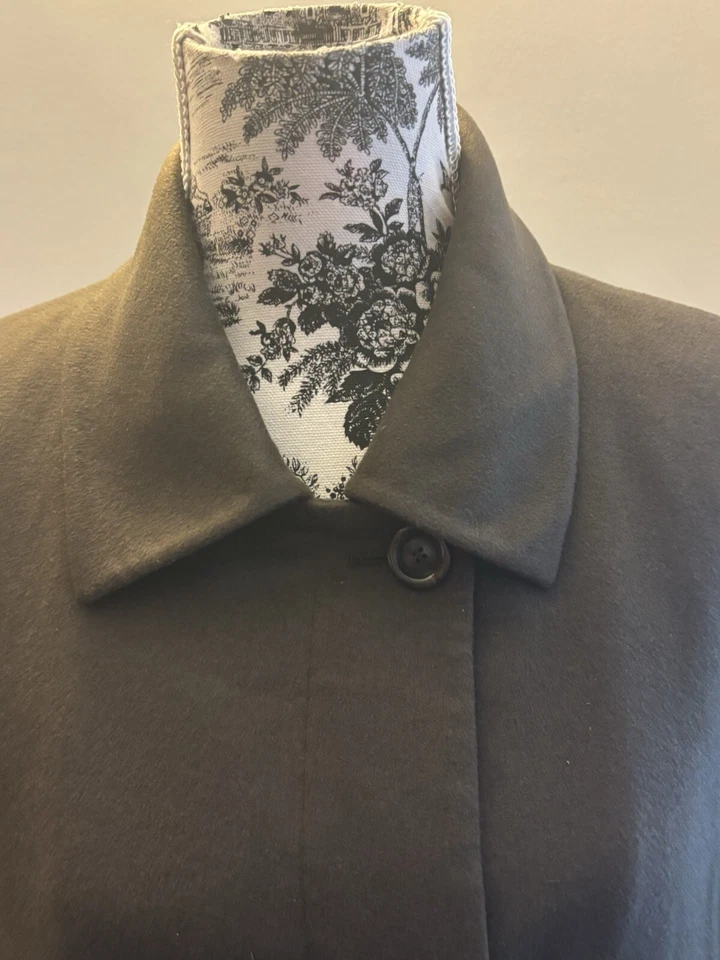 Maxi Coat Akris 100% Cashmere Tamanho 8 - Imagem 2 de 4