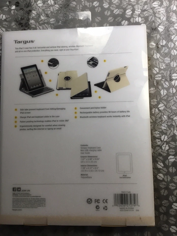 Contenido de la funda del teclado Targus teclado y funda Versace, cable de carga mini USB.  Foto 4 de 4