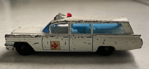 Vintage 1960s Lesney Matchbox S&S Cadillac Ambulance No.54 1965 White - Picture 2 of 9