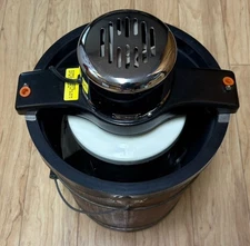 Vintage Richmond Cedar Works Model 71 Electric Homemade Ice Cream Maker 4 Quart