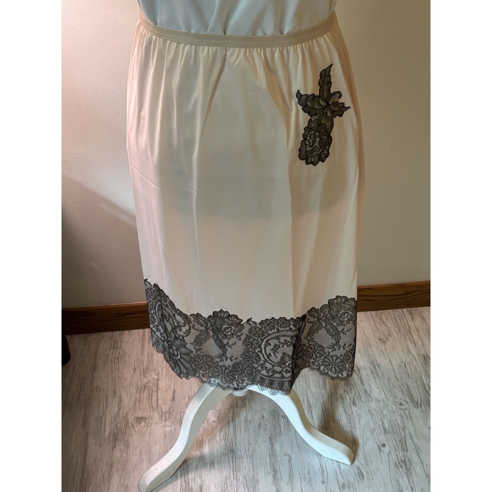 Vintage COQUETTE lingerie Slip and Lace Shawl Set… - image 15