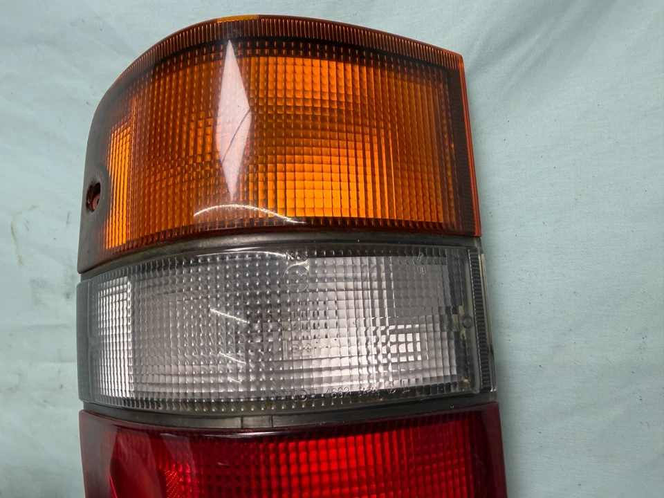 LEER 92-99 Isuzu Trooper Conductor Izquierdo LH Luz Trasera Lámpara Lente Foto 4 de 4