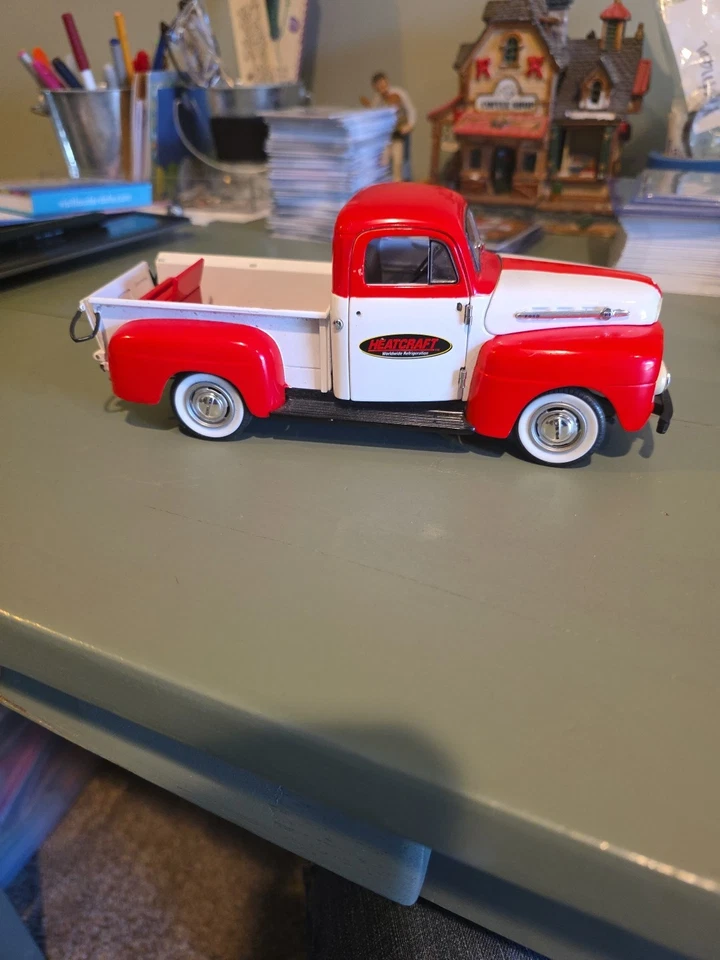 2009 Crown Premiums 1952 Ford F-1 Pickup Truck 1:24 Die-Cast Bank Heatcraft - Image 3 of 4