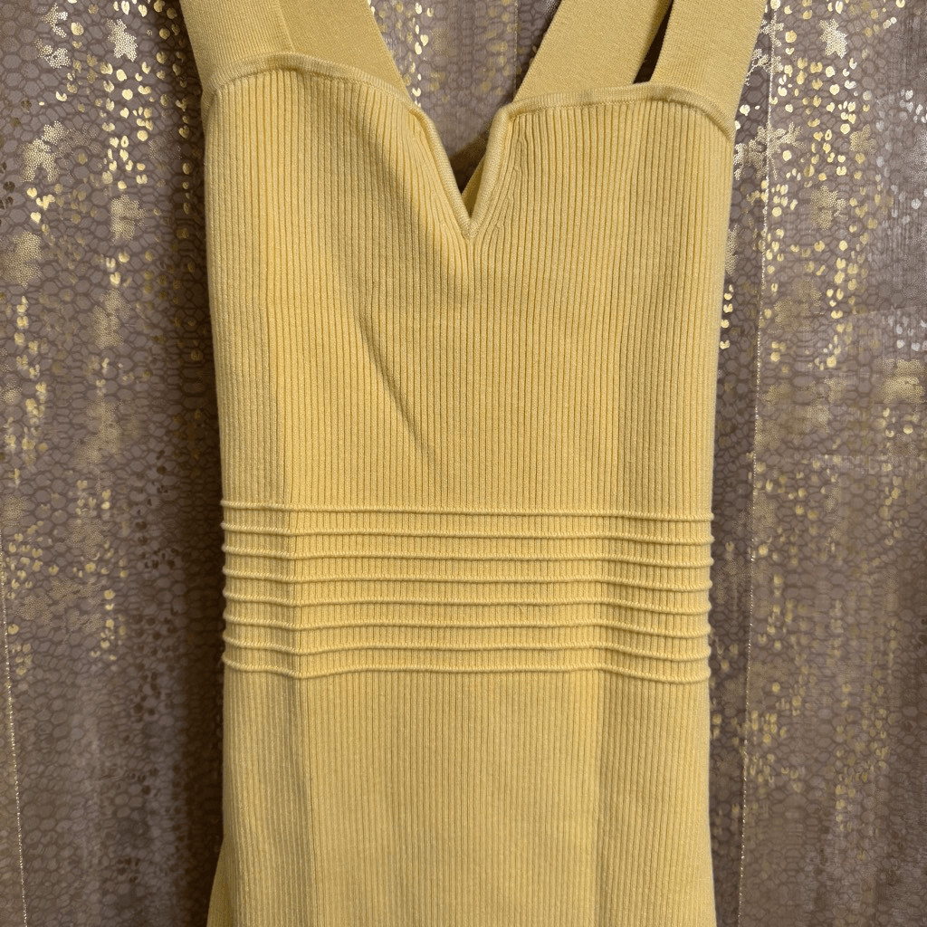 Express Body Contour Cross Back V Wire Pale Yello… - image 3