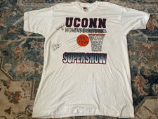 VINTAGE UCONN 1997-1998 Women  s Basketball Signed T Shirt Men  s XL