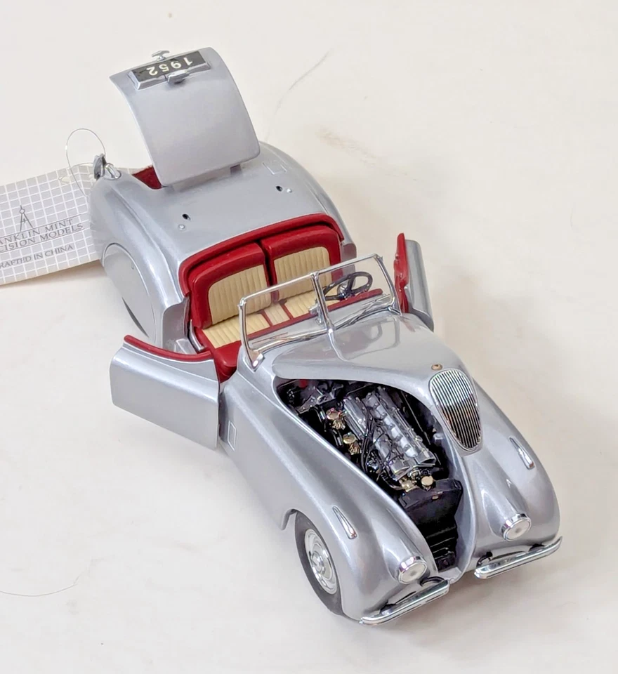 Литая модель Franklin Mint 1952 Jaguar XK 120 серебристая масштаб 1:24 с витриной - Изображение 3 из 4