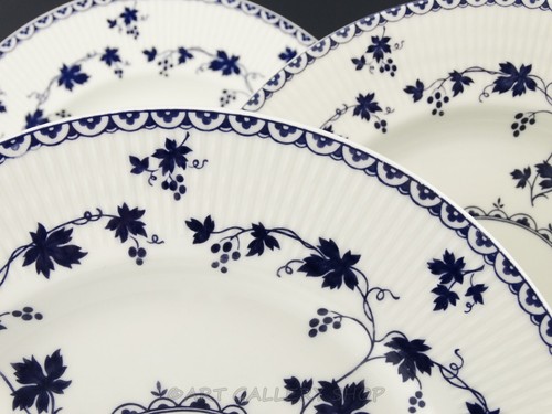 Royal Doulton England TC.1013 YORKTOWN BLUE & WHITE 10-5/8" DINNER PLATES Set 5 - Picture 3 of 5