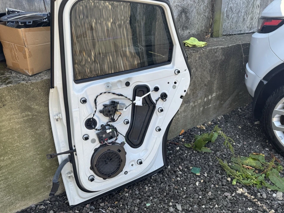 PORSCHE MACAN Left Front Door N/S 2013-2024 M7P 5 Door Estate 95B831021B - Image 2 of 4