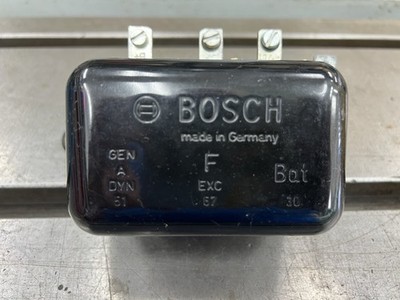Bücker Jungmann: Bosch 28 Volt Gleichstrom- Regler für Lichtmaschine.
