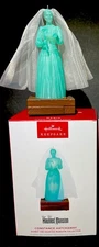 Constance Hatchaway Dead Bride Haunted Mansion Hallmark Ornament LIGHTS & SOUND