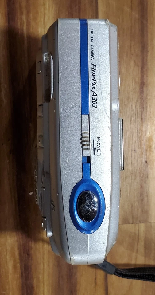 Fujifilm FinePix A303 3.2MP Digital Camera w/ 3x Optical Zoom Camera Only Good - Image 4 of 4