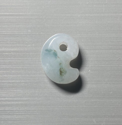Jade Itoigawa 1.6g green ice mini Magatama Japan Stone jewelry charm 019 - Picture 2 of 3