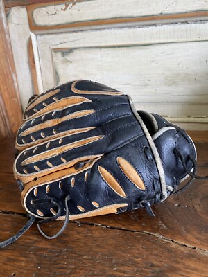Wilson A3000 Glove sz 10.75” Right Hand infielders Exo Tech Adult
