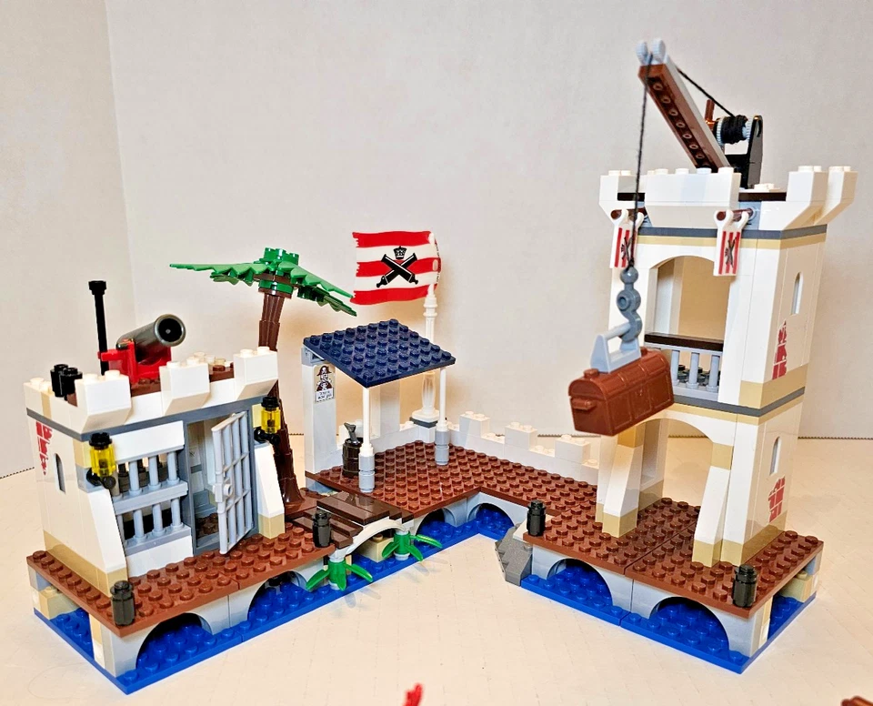 LEGO Pirates 6242 Soldiers’ Fort 100% Complete W/Box & Instructions - Image 4 of 4
