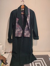 Outbrook vintage dark green pea coat women size 6. Beautiful lining with scarf