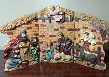 Vintage CHRISTMAS NATIVITY Manger Scene Tri-Fold RESIN 