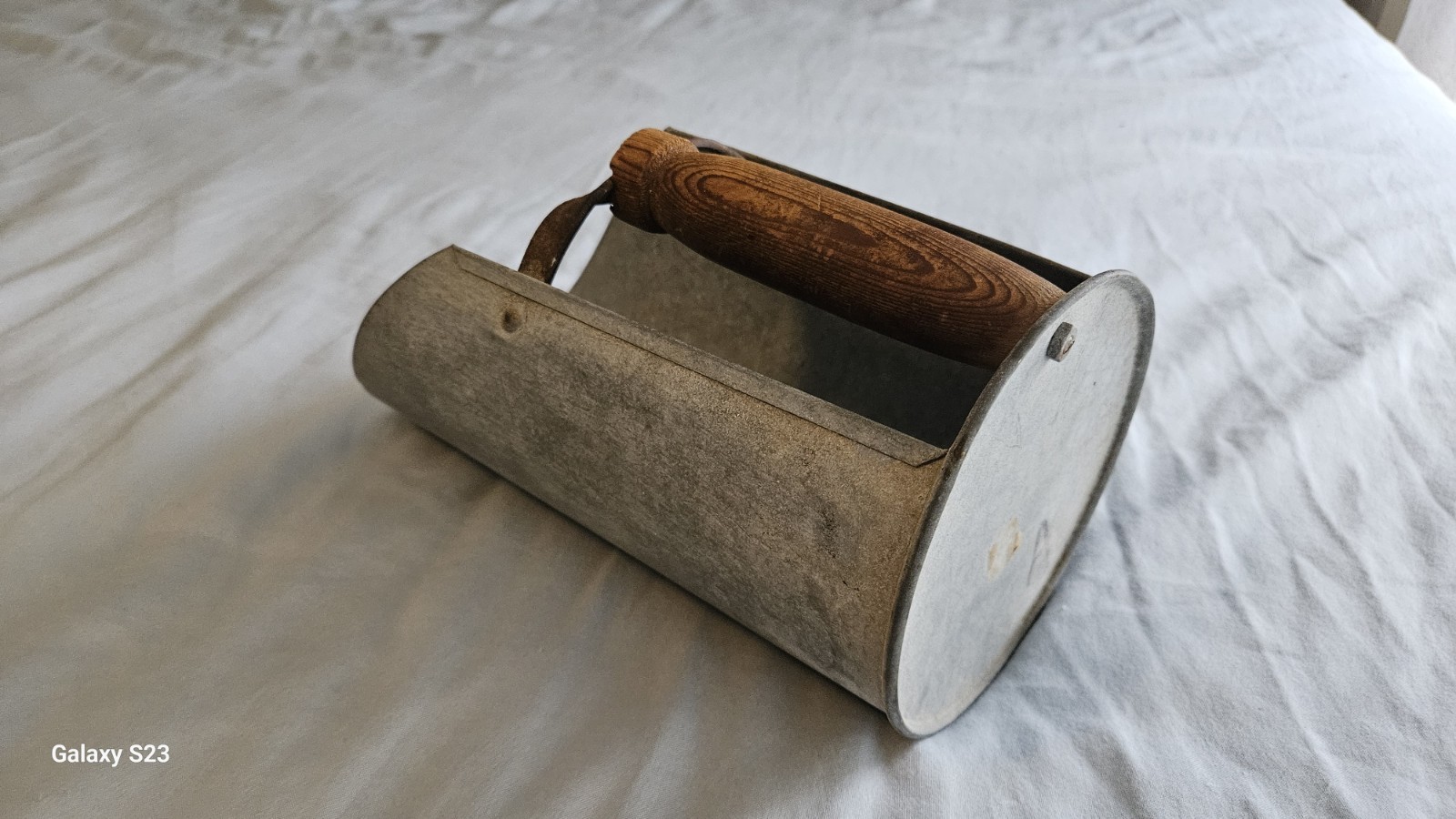 Vintage Galvanized Metal Grain Farm Feed Scoop  10 Tall 5.5  Wide Oats GrainFeeding horses