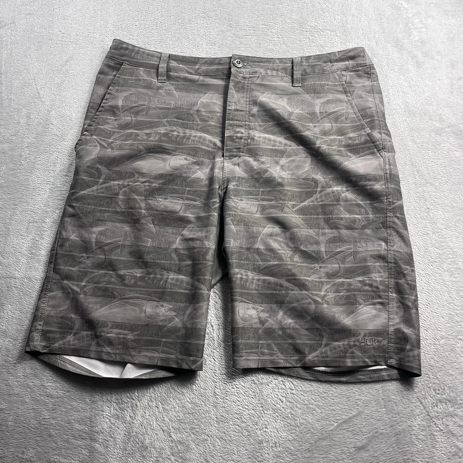 Huk Fishing Shorts Men's 34 Gray Fish Print Performance Outdoor
Opens in a new window or tab