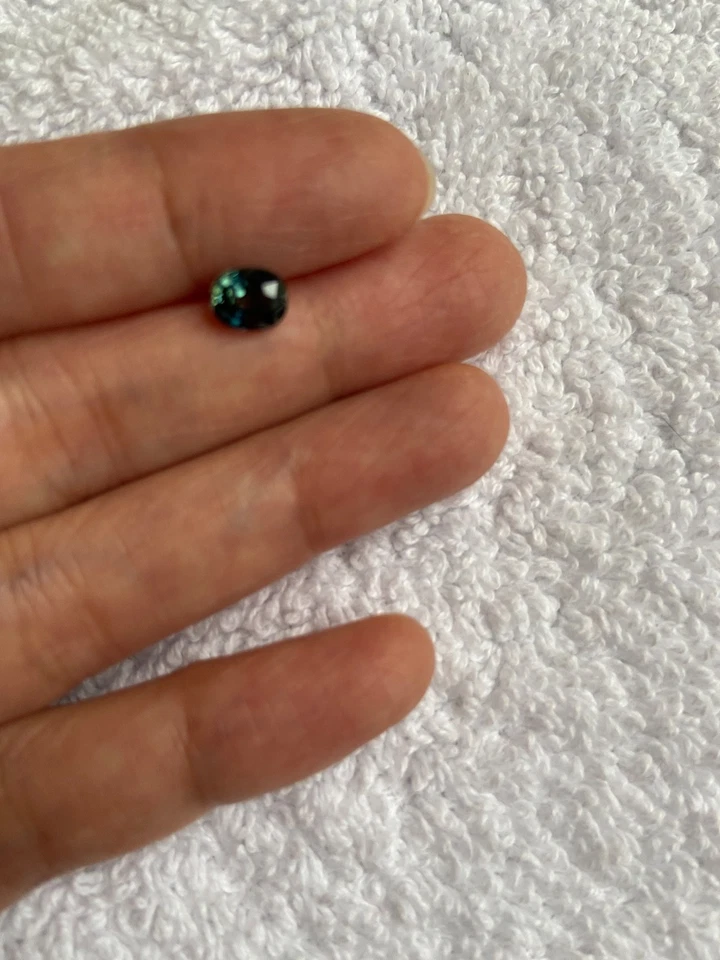 1 carat Natural  Teal Sapphire - Image 2 of 4
