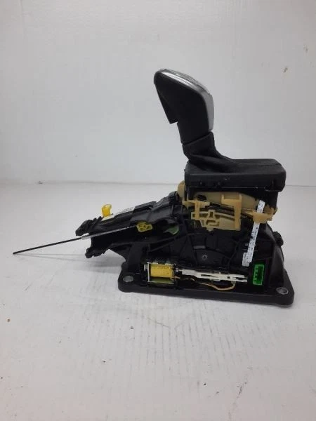 2013 Volvo S60 Transmission Shifter P/N 31325216 OEM - Image 4 of 4