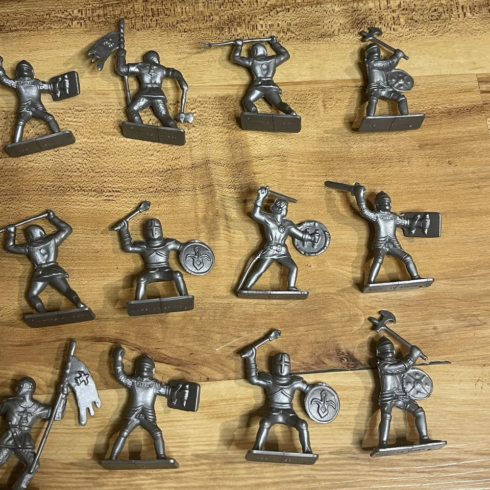 Lote De Colección 18 Soldados Juguete Plata Peltre Caballeros Medievales 1/32 Plástico Foto 4 de 4