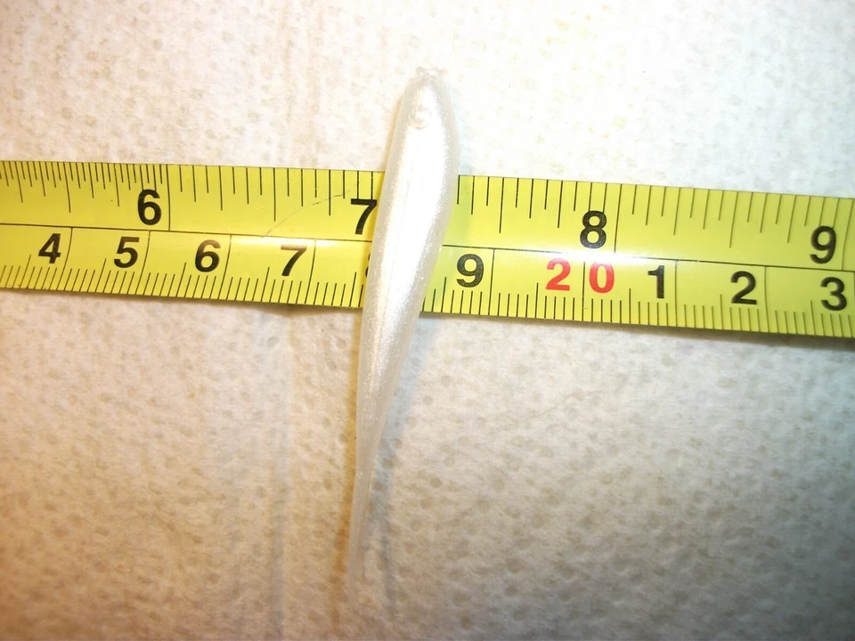 200-2 1/4"-CRAPPIE-PANFISH-OLOR-JIG-GRUBS-disparo de gota-cola dividida-minnow-lote-fluke Foto 4 de 4