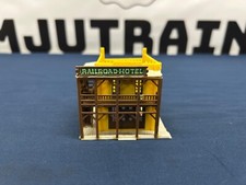 Pola N Scale Railroad Hotel Building Yellow 3...