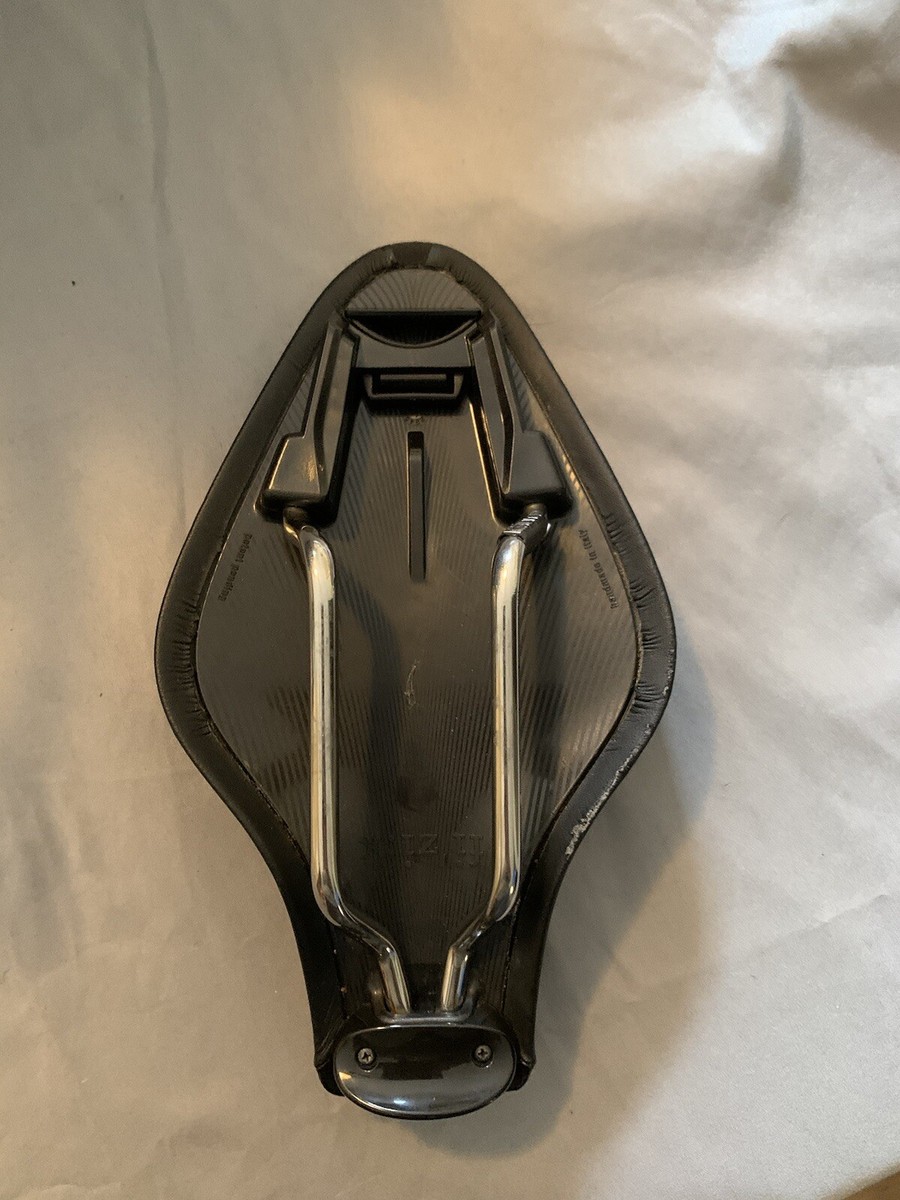 Fizik Tritone 5.5 Saddle Black seat short bike road tri TT