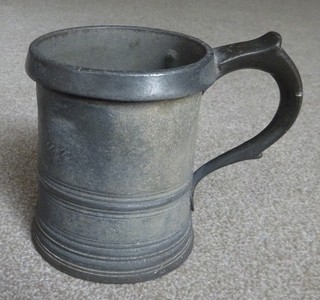 Antiker 1892 One Pint Zinnkrug