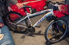 Huffy extent, white gloss mountain bike, 26" wheel, rode only a few times, 
