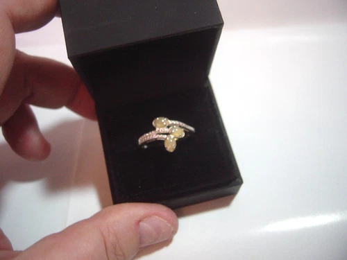 vintage solid silver band ring-size q- beautiful shimmery 3 yellow & green opals