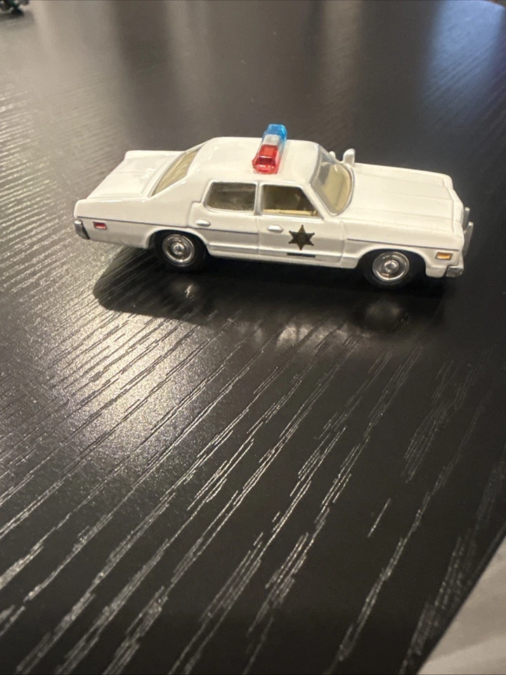 2007 Johnny Lightning Dukes Of Hazzard Eno's Dodge Monaco Patrol Car 8 Release 2 - Image 4 of 4