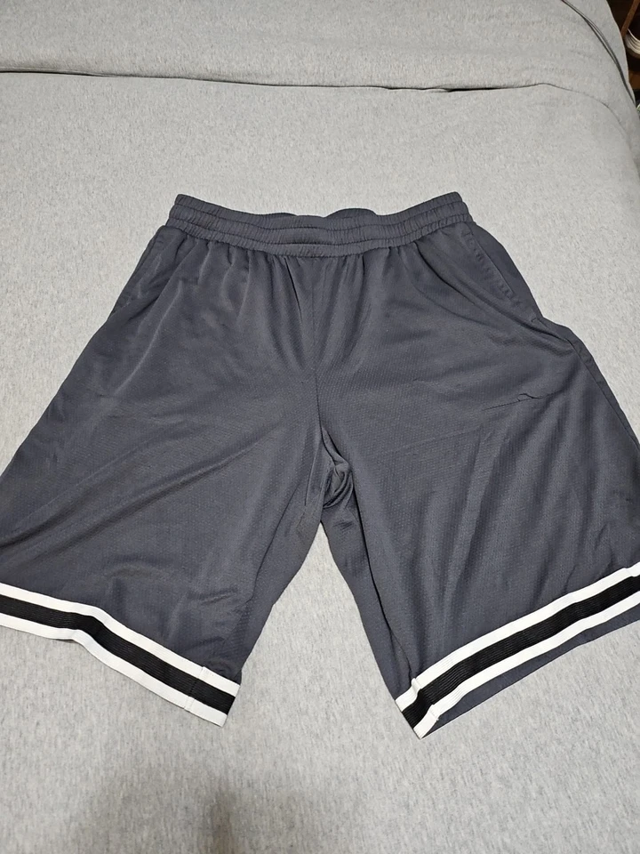 Shorts de basquete masculino Tek Gear cinza ardósia, com acabamento branco atletismo/tamanho XL - Imagem 3 de 4