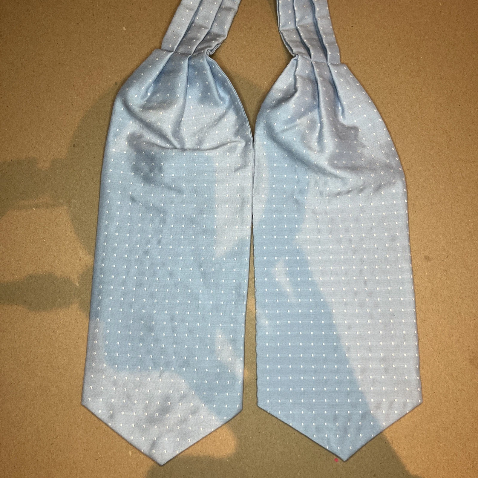 MOSS BROSS MENS SKY BLUE POLKADOT POINTED TIP CRAVAT MADE OF POLYESTER Y0