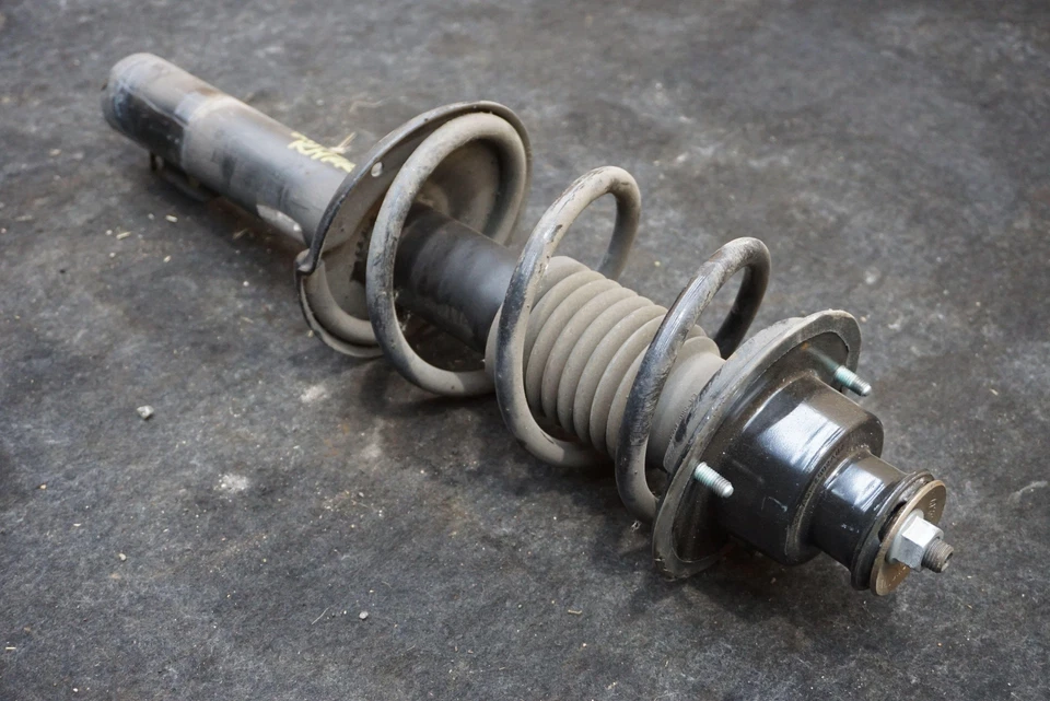 Rear Right Suspension Strut Spring Assembly OEM 98733305116 Porsche Cayman 06-12 - Image 2 of 3