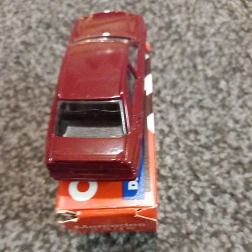 CORGI JUNIORS Mercedes Benz 190E 2.3 16v Classic burgundy - Picture 3 of 5