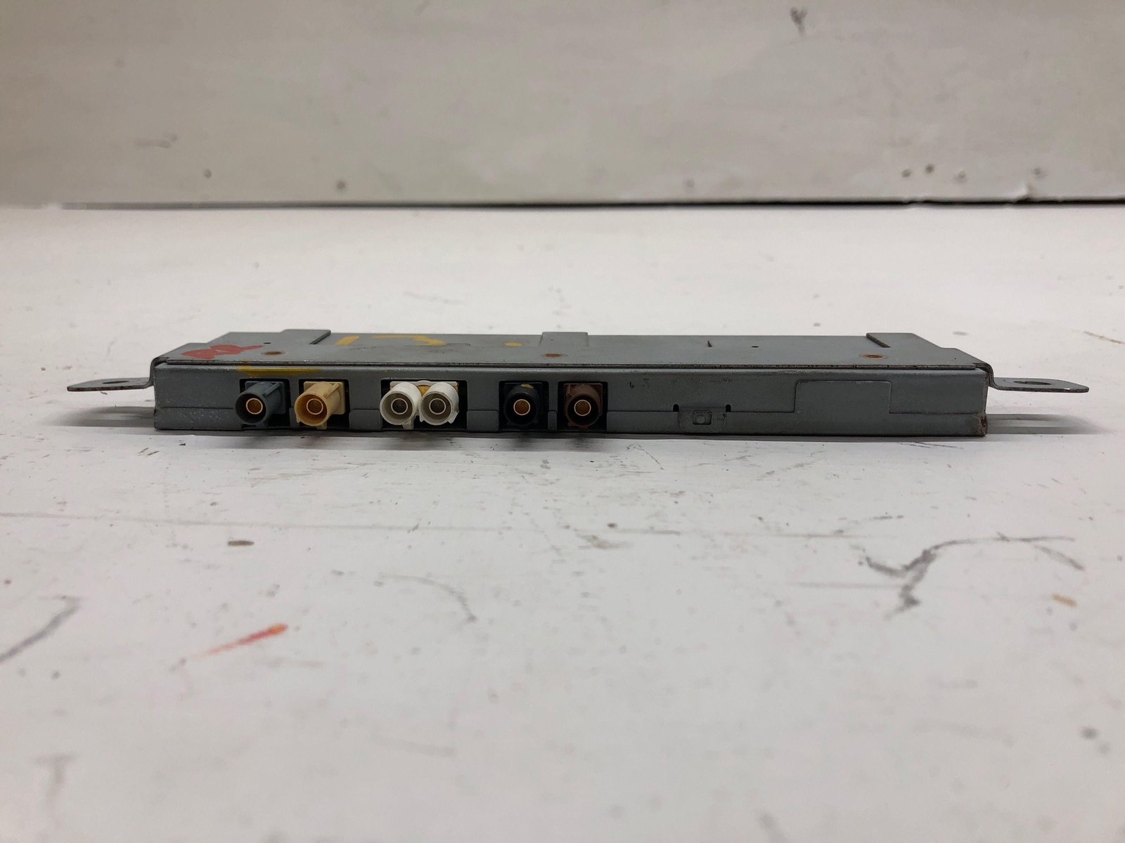 2013 - 2019 BENTLEY FLYING SPUR OEM ANTENNA AMPLIFIER CONTROL MODULE 3W5035225K