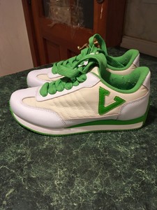 athletic kicks sneakers