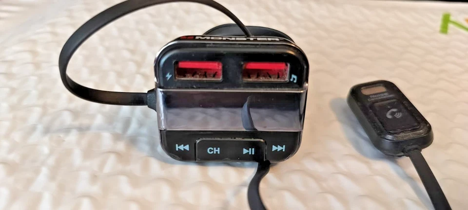 Monster Transmisor FM Bluetooth con Carga USB de 3.4 AMP y Micrófono Externo PROBADO Foto 2 de 4