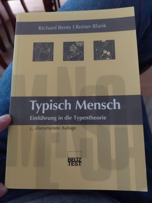 Typisch Mensch: Einführung in die Typentheorie ; NEU